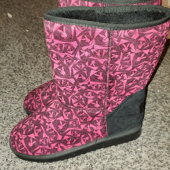 Pink Playboy bunny Ugg-style boots - Picture 2 of 5